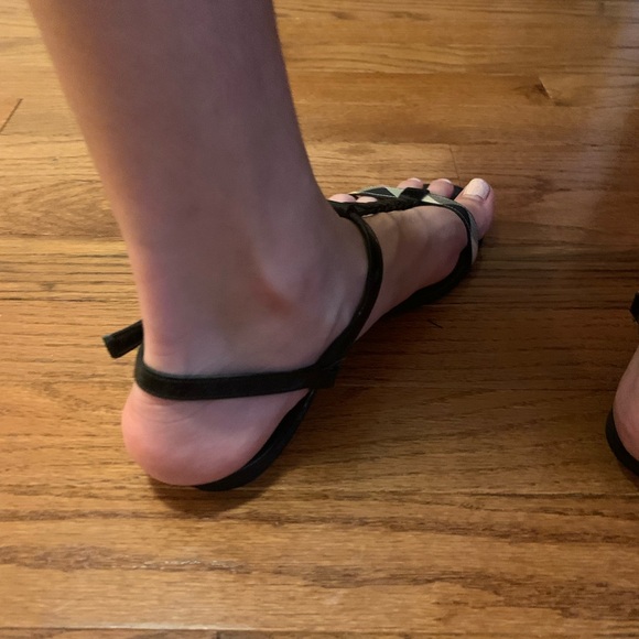Burberry black sandals, used but in good condition comfortable - Picture 9 of 10